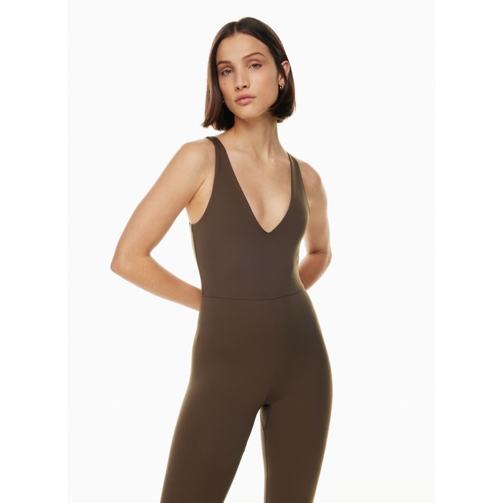 Babaton Contour V-neck Jumpsuit Coffee bean L 23” read